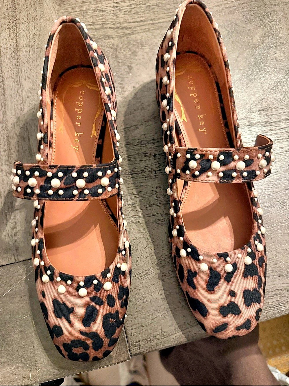 Copper Key Pearl Studded Leopard Print Mary Jane Pumps US 7.5, nwob cute!